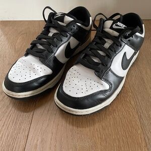 Nike Men's Size 8 Dunk Shoes Sneakers Panda Size Men's 8 or Size Women's 9.5